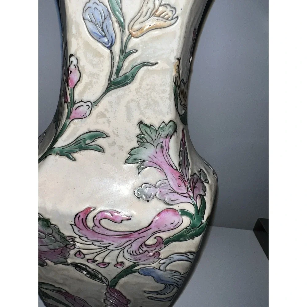 (..8) Vintage Macau Chinese Porcelain Hand-Painted Famille Rose Vase Squared